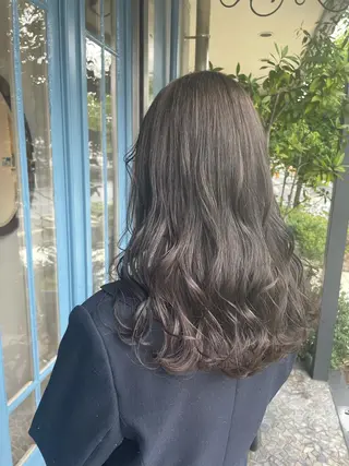 ミディアム 齋藤 樹里のヘアスタイル