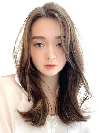 セミロング カラー ヘアアレンジ 韓国・韓国ヘア 髪質改善のヘアスタイル