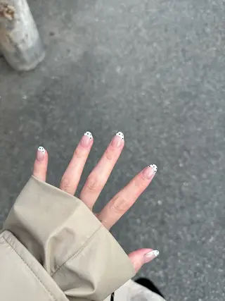 ネイル 里見 麗のネイルデザイン