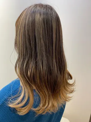 ロング カラー ハイライト/ブリーチ バレイヤージュ関佳祐のヘアスタイル