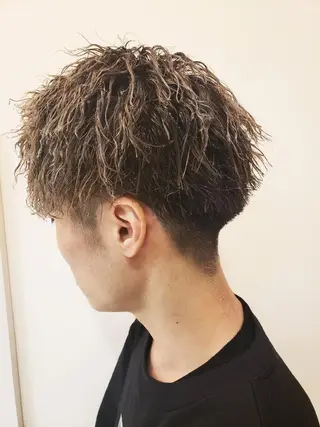 ショート メンズ パーマ 特殊パーマ 片山恭兵のヘアスタイル