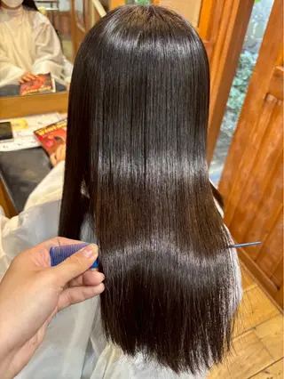 ロング カラー 藤本 結羽のヘアスタイル