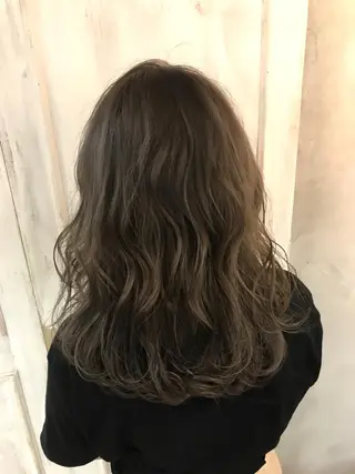 ミディアム 新井 広樹のヘアスタイル