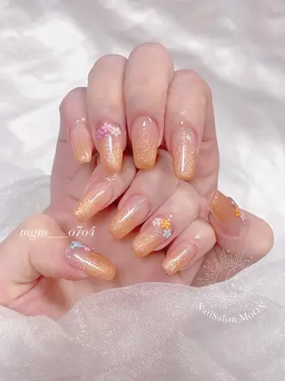 MoON...❤︎ MeGuのネイルデザイン