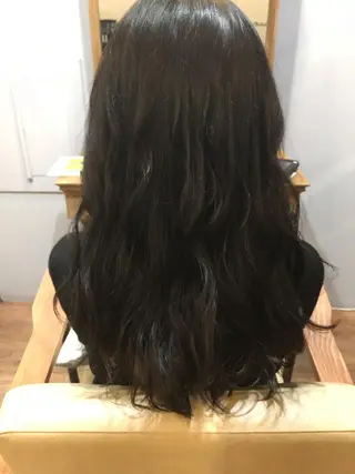ロング カラー 新井 友菜のヘアスタイル