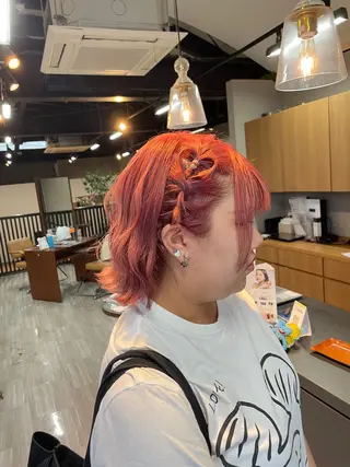ショート ヘアアレンジ マキノ キョウカのヘアスタイル