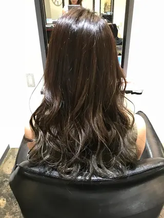 セミロング カラー UMEDA FIGAROのヘアスタイル