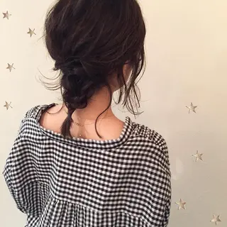 ミディアム ヘアアレンジ 市川 千夏のヘアスタイル