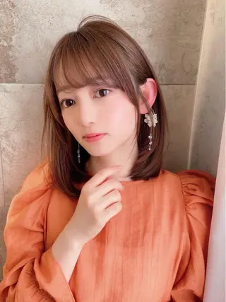 ミディアム 酒井 里穂のヘアスタイル