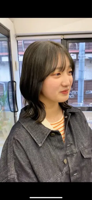 ミディアム カラー 鳴海 稜真のヘアスタイル