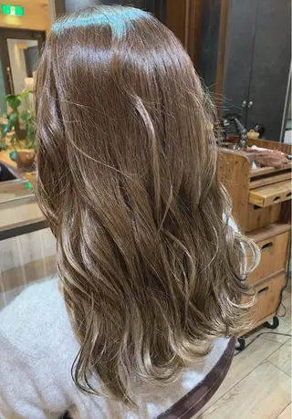 セミロング カラー 溝口 恭章のヘアスタイル