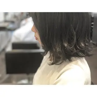 ミディアム カラー ヘアアレンジ TAI透明カラー 柔らかい縮毛矯正のヘアスタイル