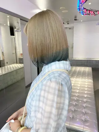 ミディアム パーマ ヘアアレンジ 🎨ハイトーン/ 切りっぱなし みつきのヘアスタイル