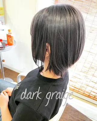 ショート カラー GLAD 萩原のヘアスタイル