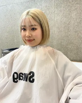 ミディアム デザインカラー/ボブ ブリーチカラー/ユリのヘアスタイル