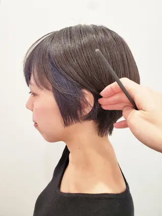 ショート カラー 齋藤 愛美のヘアスタイル