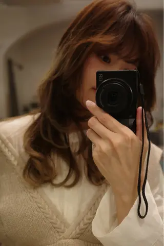 セミロング ミタニ ナギサのヘアスタイル