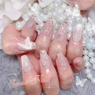 ネイル Queenie 🦋のネイルデザイン