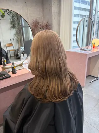 セミロング 鈴木瑛里／ブロンド ベージュ／男女のヘアスタイル