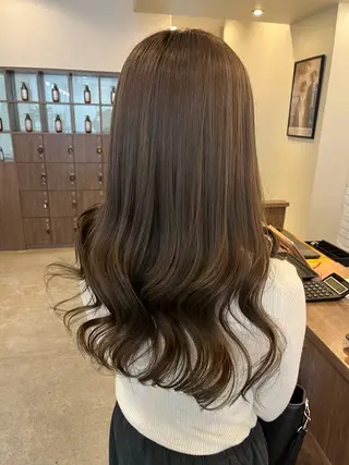 ロング カラー ブリーチ⏳艶カラー Natsukiのヘアスタイル
