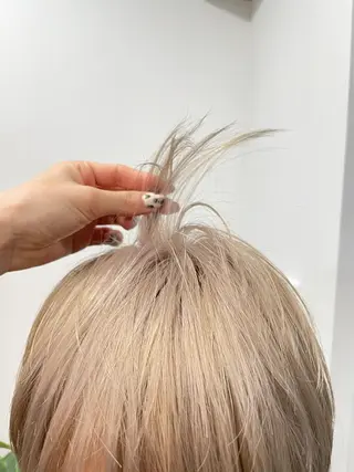 ショート カラー メンズ ミルクティー× グレージュMOMOのヘアスタイル