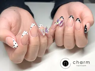 ネイル ネイルルーム チャームのネイルデザイン