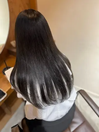 セミロング 塩川ももこ/ 自然な縮毛矯正のヘアスタイル