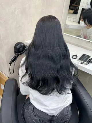 カラー 🩶透髪×モテ髪🩶 池袋SHE🏹🩶のヘアスタイル