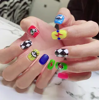 ロング カラー ネイル Q Free nailsのネイルデザイン