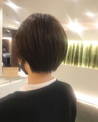 ショート カラー チーフデザイナー 若林 麻衣のヘアスタイル