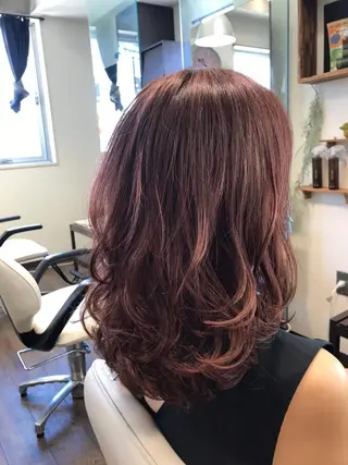 ミディアム 藤田  紀子のヘアスタイル