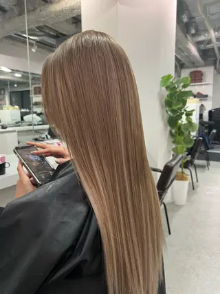 ロング カラー ハイトーン&髪質改善 &韓国エクステ🤎のヘアスタイル