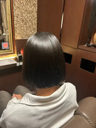 ショート 似合わせレイヤー/透 明感カラー/momiのヘアスタイル