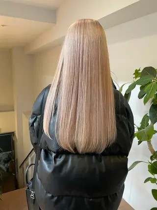 ロング カラー ネイル マツエク・マツパ アイブロウ ⭐ハイトーンブリーチ ミルクティーピンクのヘアスタイル