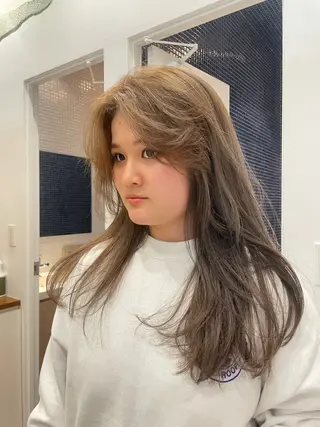 カラー 柿坂 華のヘアスタイル