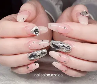 ネイル R inのネイルデザイン