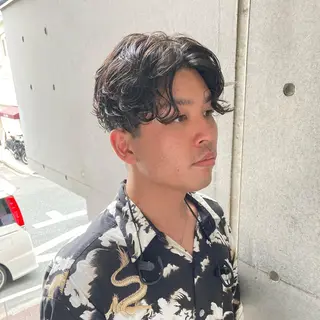 パーマ メンズ 顔まわりレイヤー デザインカットのヘアスタイル