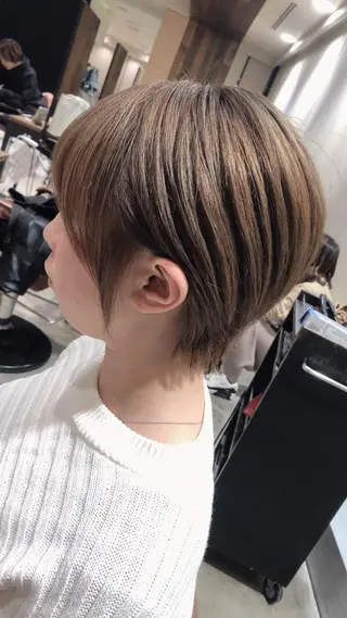 ショート 顔まわりの神様✨ 透明感カラー藤嶋秀幸のヘアスタイル