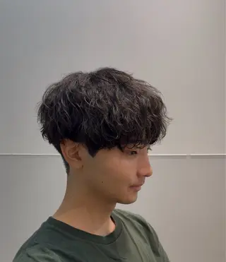 パーマ メンズ SALOWIN梅田茶屋町North店所属・岡田/メンズ特化/パ ーマ&ショートのプロのヘアスタイル