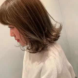 ミディアム カラー SAKINO. ベージュカラーのヘアスタイル