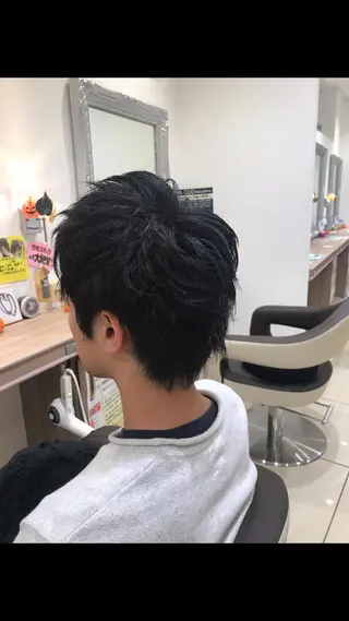 メンズ デザインカラー茅ヶ崎 オオタ カズキのヘアスタイル