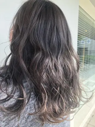 カラー 早川 真幸のヘアスタイル