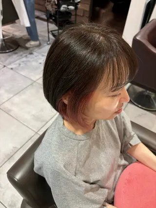 ショート ｶﾉ / 艶カラー/レイヤーのヘアスタイル