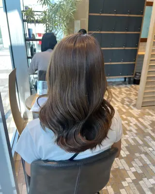 セミロング カラー 🫧Ai/ ロロネー森ノ宮💖のヘアスタイル