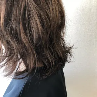 ミディアム カラー 菅沢 奈生のヘアスタイル
