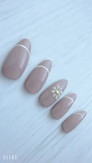 ミディアム Nailsalon PiPiのネイルデザイン