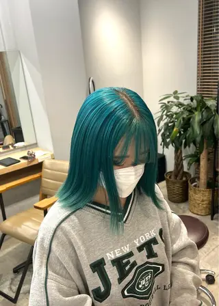 ミディアム カラー ブリーチ毛の縮毛矯正 ハイトーン/岡本智樹のヘアスタイル