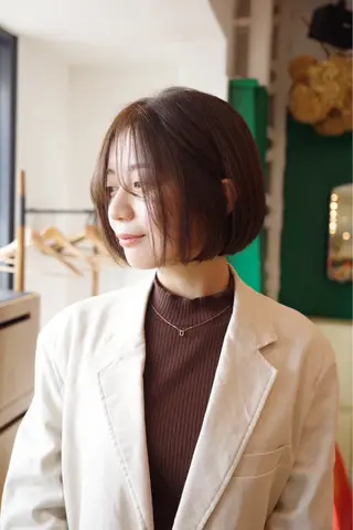 ミディアム 山本 絢菜のヘアスタイル