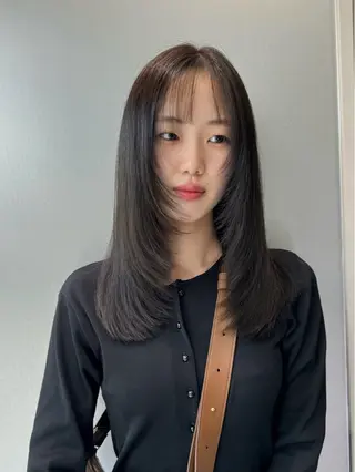 セミロング カラー ワンカールで盛れる レイヤー🎀Macoのヘアスタイル