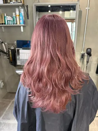 ロング カラー 佐伯 桃のヘアスタイル